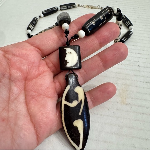 Vintage Heishi Shell Tibetan Beads Brown Pendant Statement Necklace Tribal Moon - Picture 2 of 16